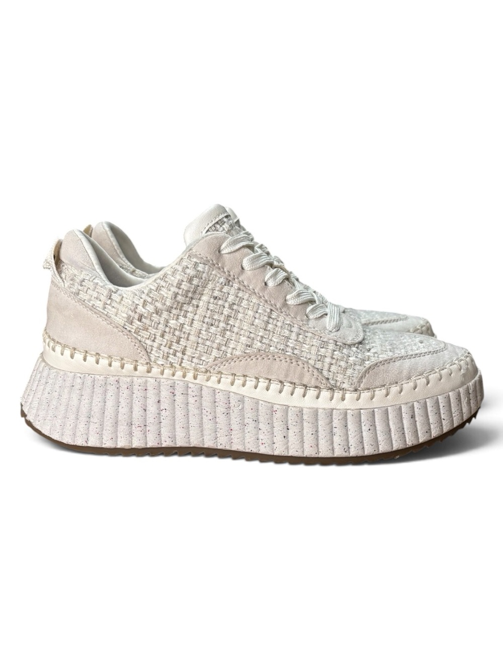 Universal Thread Women’s Lace-Up Woven Sneakers White & Cream Size 8.5